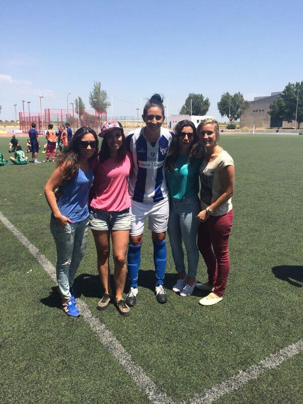 SandraLarga4's tweet photo. Me.encanta q mis amigas vengan apoyarme @adecl2 @anurska_22 @AnguloMoreno9 #Pepa http://t.co/o7hsrmuPoN