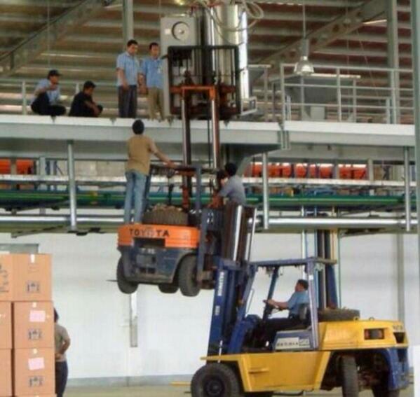 SiDisenQueDisan's tweet photo. INGENIERÍA EXTREMEÑA http://t.co/kni7n82NVO