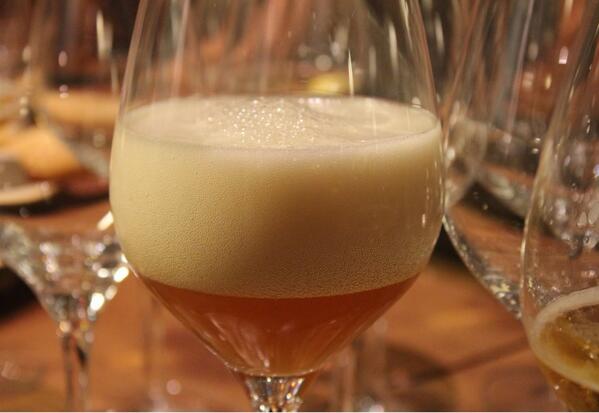 elEconomistaes's tweet photo. ¿Ya has salido del trabajo? ¿Una cervecita? http://t.co/iYXJeZd0oT | http://t.co/WDUfubS2Xr