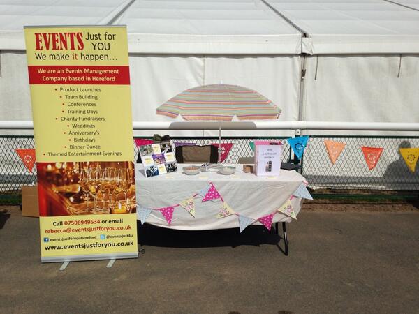 eventsjust4u's tweet photo. Come join us at Worcester Racecourse in the beautiful sunshine! http://t.co/c99BuSaDz6