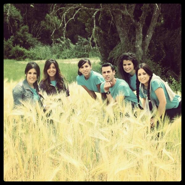 jessiica_fndz1's tweet photo. Buen día el de ayer,rodeada de muy buena gente como @mtiscarmb @Marinaqsd @Estherchuii @kesa_qsd GUAPAS!!! http://t.co/02fb4kbVnZ