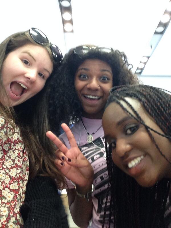 Cat_Hurst's tweet photo. #applestore http://t.co/cUL0VBXi2i