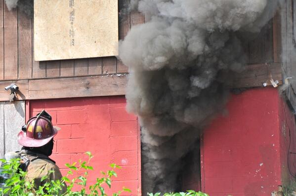 johnmbuckman's tweet photo. Close the front door, isolate the fire, fast water is needed to keep this fire from growing beyond our control. http://t.co/qcExaHm5MZ