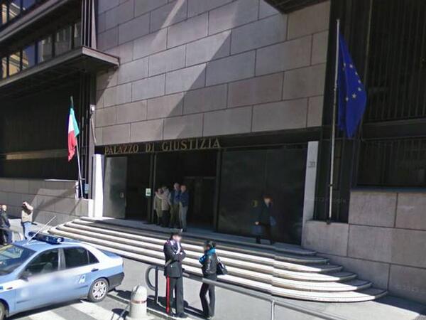 Murder trial stopped after judge notices 'court staff having sex'
ind.pn/TtAiFq