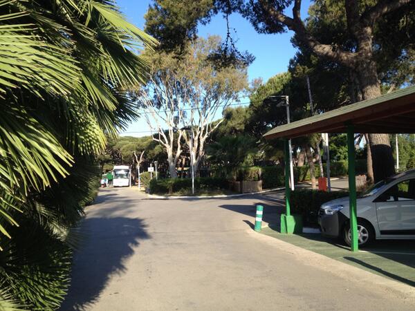 camping3bcn's tweet photo. Ahora es el momento! Por fin ! #LHM138Dia Camping 3 estrellas, el oasis cerca de Barcelona!  @camping3bcn enjoy us! http://t.co/l7H2mDTXK3