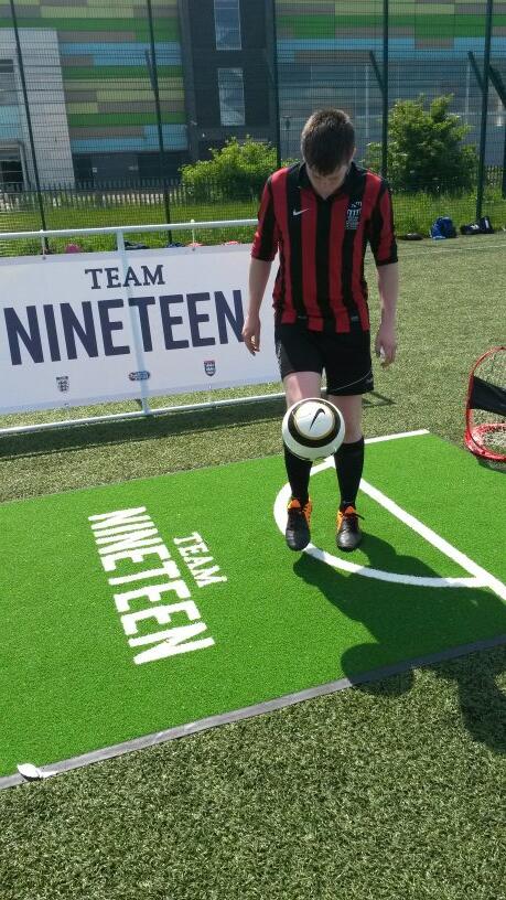 ECFA12's tweet image. @SCSportMaker Stockport College students having a go on the TeamNineteen challenge!