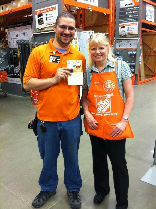Maurice receiving a Homer award from our Regional Manager Vicky.  Congratulations Mo