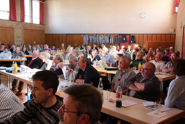 2. Verbandstag. Von 114 Vereinen, die dem Kanu-Verband Baden-Württemberg angehören, waren 56 Vereinen angereist.