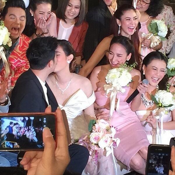 ยินดีกับทั้งสองคนด้วยนะคะ :)