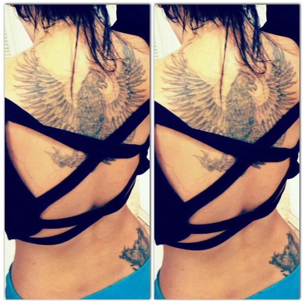 yg nanya knp lambang negara gw taro dipunggung? Karna rumah gue, adalah beban gue yg gw angkat di pundak+punggung gw