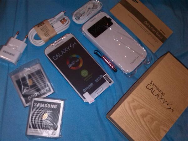 Samsung__mobile's tweet photo. ! OFERTA !  Samsung S4 por solo 149 € (oferta limitada) y pocas unidades http://t.co/KmEHgvn3e0