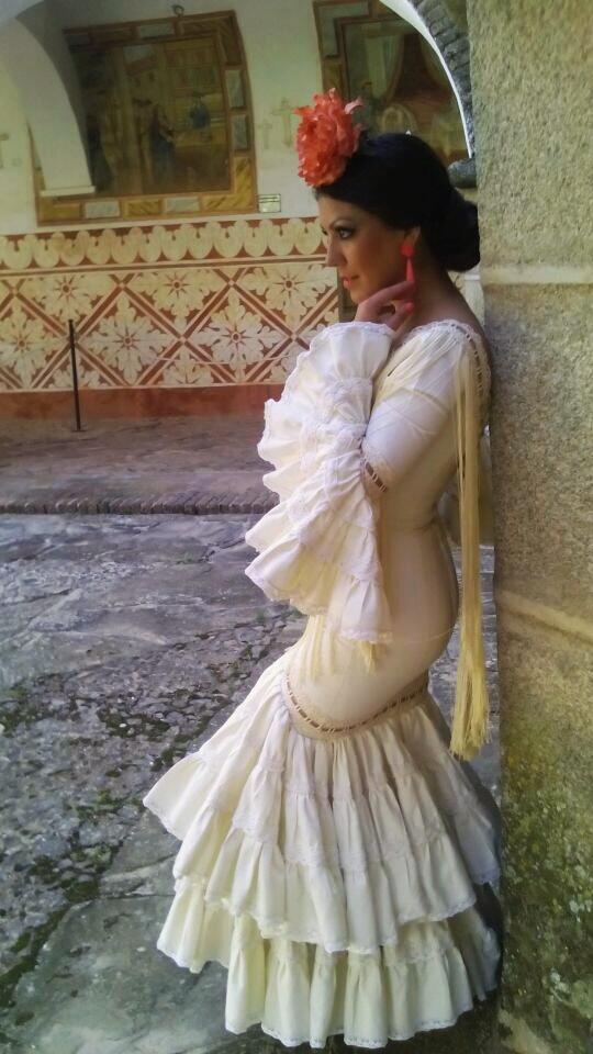 LuisaMariaMedin's tweet photo. San isidro 2014!!! #romeria #flamenca #cante http://t.co/vyiWl31JID