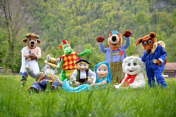 Draco ha ido a Suiza a visitar a sus amigos; mirad las fotos, se lo ha pasado en grande !!!