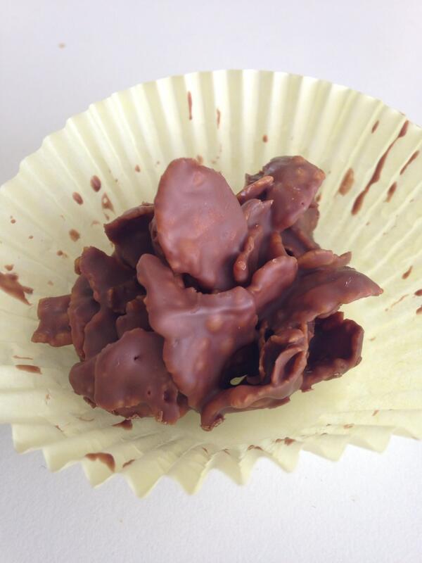 SphereDigRec's tweet photo. More delicious cakes courtesy of @SphereMatt 's fabulous wife! #Greedy #SummerDietFail #TooGoodToBeTrue http://t.co/rzAZR5Cgea