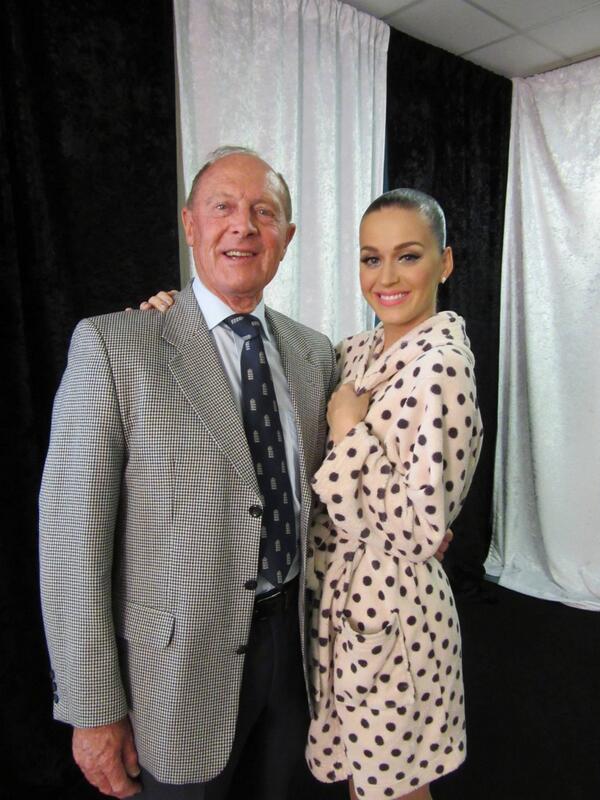 There is something wrong with this picture. That's it, Geoffrey isn't wearing a hat. RB
