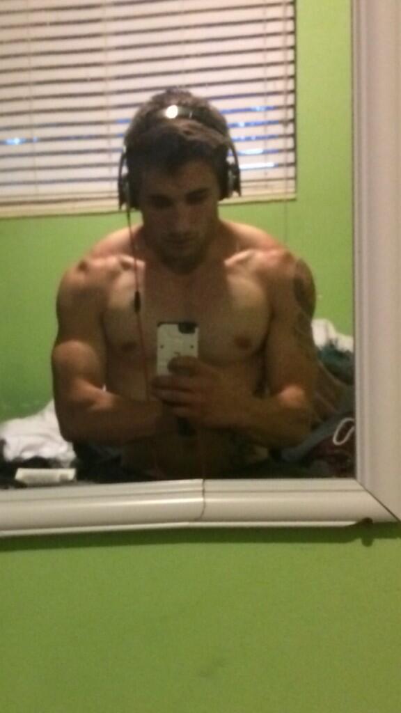 c_demas's tweet photo. Progress pictures! http://t.co/LMw2KXoD9q