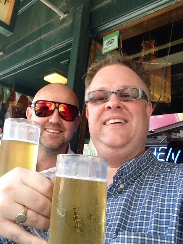 wssneddon's tweet photo. Hello again Chicago! #clanontour http://t.co/pBCJ8vlyep