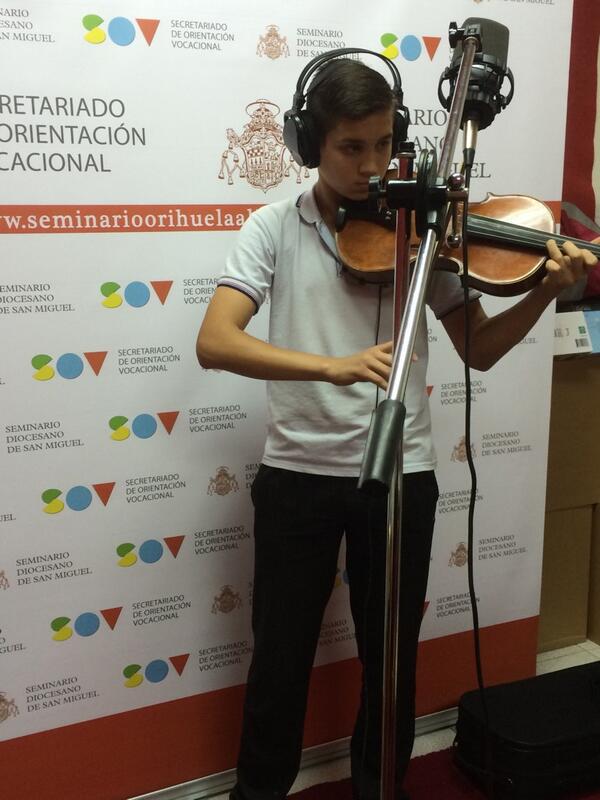 elsov_'s tweet photo. Comenzamos con la grabación del CD del Festival de la Canción Vocacional http://t.co/JSdYnxYsus