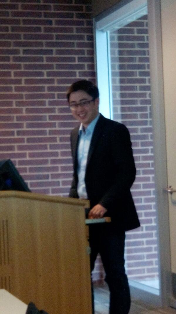 bvdwalle's tweet image. My PhD student and visiting researcher Dio at @TilburgU presenting his work on #decisionmaking at #iscram2014