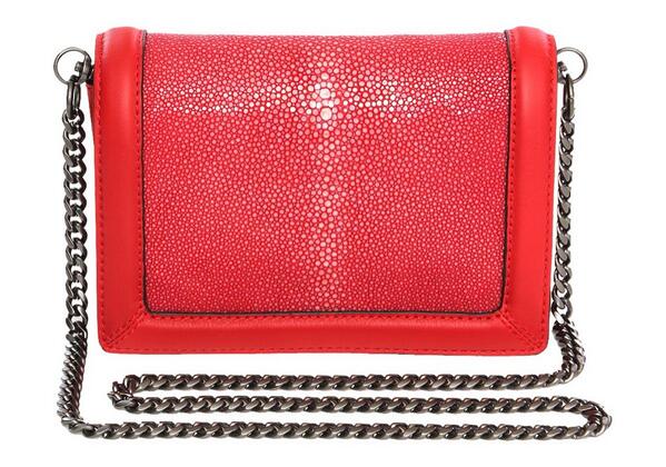 RaquelTG's tweet photo. En un ratito estaré por @LubyLabShowroom para conocer los #bolsos de #VanAstyn :) #moda #Madrid http://t.co/K3ATIXZ1vX