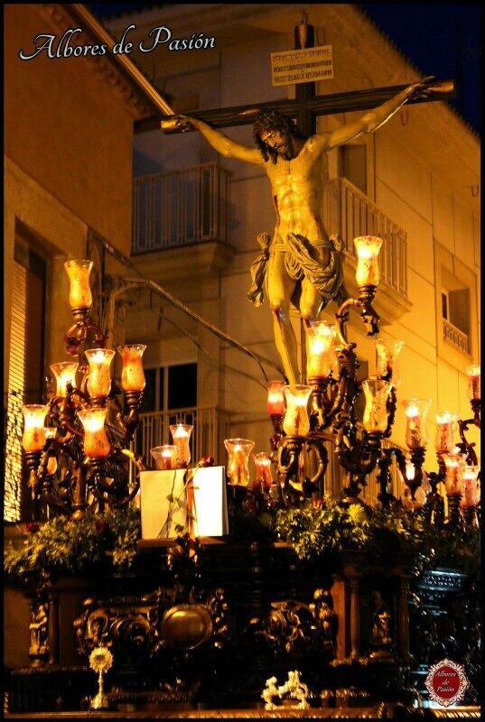 AlboresdePasion's tweet photo. Buena Muerte Linares- Miercoles Santo 2014
@SSantaLinares @FtsSSantaLin @SemanaSLinares http://t.co/AxmU7gWV0s