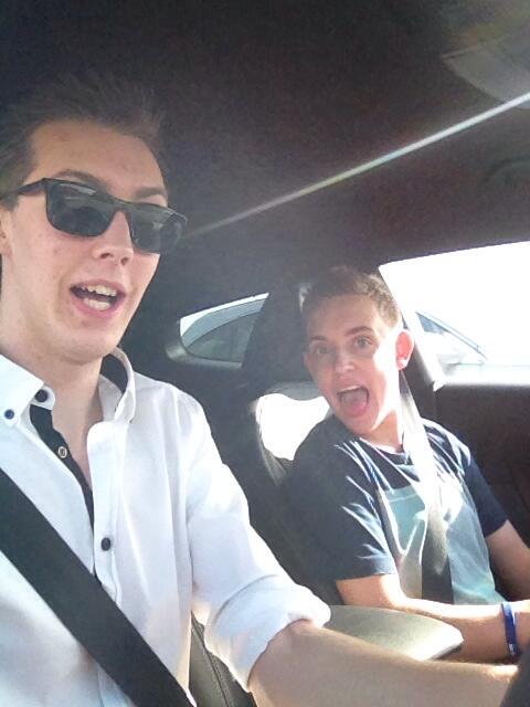 lewis R-F tweet media