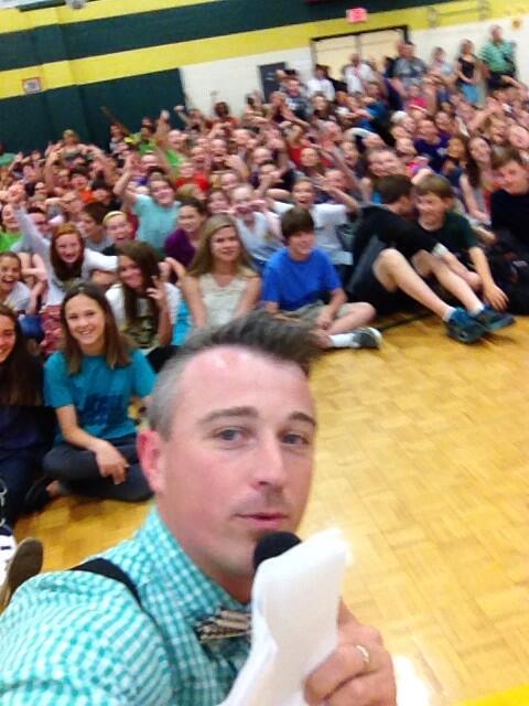 Jake5ray's tweet photo. Hosting the Talent Show...selfies with 1,300 students. Beat that #EllenDeGeneres http://t.co/tkbOYWd5fg