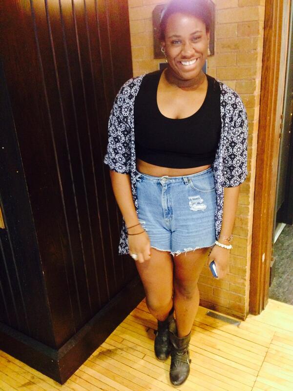 MODAChicago's tweet photo. Check out this breezy Quad Style outfit, perfect for the Chicago summer #UChicago #QuadStyle @chukkwa http://t.co/4NlpuP2C1h