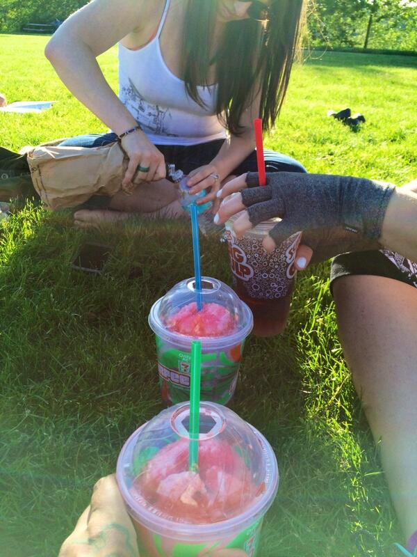 RobotsEatVegans's tweet image. #PillsNPotions this photo has more substance than this dumb song I listened to for this dumb tweet #ROBOTSUMMER