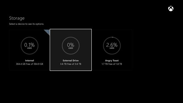 Hasta tres unidades externas se pueden enchufar a Xbox One.