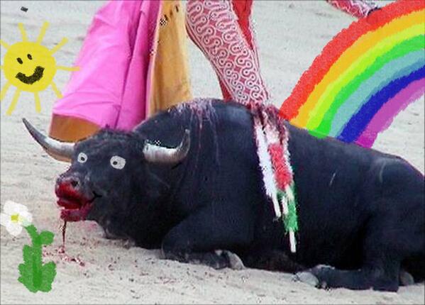 HDinosaurio's tweet photo. Pero si el toro no sufre. Es muy feliz. http://t.co/HK6JiZ3TwM