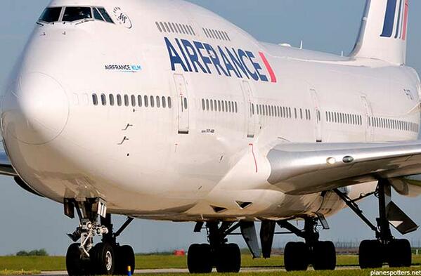 Jairo4valbuena's tweet photo. ¿Air France se queda o se va de Venezuela? Aquí la respuesta http://t.co/BYaBACDML7 http://t.co/s0AaxFHpaZ '