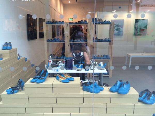 ShapeArts's tweet photo. @NoemiLakmaier performing #theobservereffect at the #shapegallery tonight! http://t.co/aAUIr4tgrv