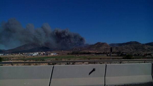 cartagena_hoy's tweet photo. Activada Unidad Militar de Emergencias en el incendio del barranco del feo Cartagena http://t.co/xZ6aZWF16r