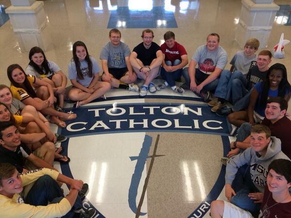 ToltonCatholic's tweet image. The Class of 2014!!