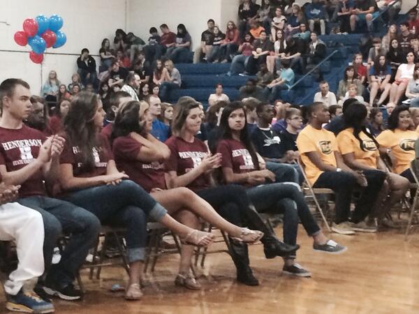 DLWilliamsSr's tweet photo. Congrats to the seniors of Arkadelphia receiving scholarships- Arkadelphia Promise. #southernbancorp #rossfoundation http://t.co/QO4uCVzk0u