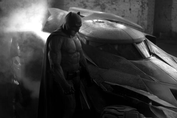 enews's tweet image. "Dawn of Justice." How do we feel about the official title of Ben Affleck's Batman movie? eonli.ne/1tkUsxT