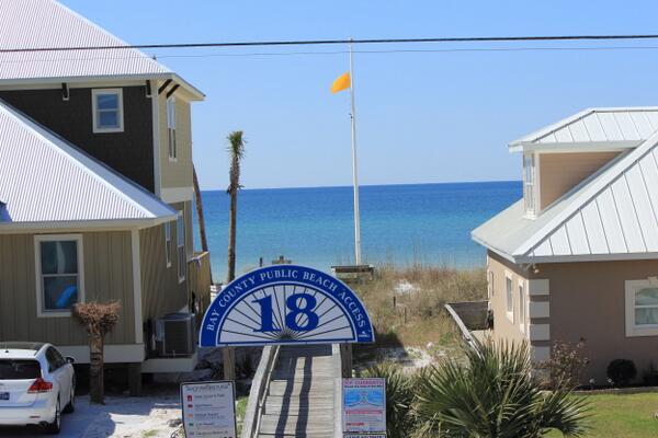PanamaBeachTime's tweet photo. 2BR/2BA Gulf-View townhouse; Dogs OK; Sleep 6; Fenced Yard; Available next 3nights&amp; 5/27-6/1. http://t.co/8BRsMSQfCN http://t.co/V5aOWjiKrE