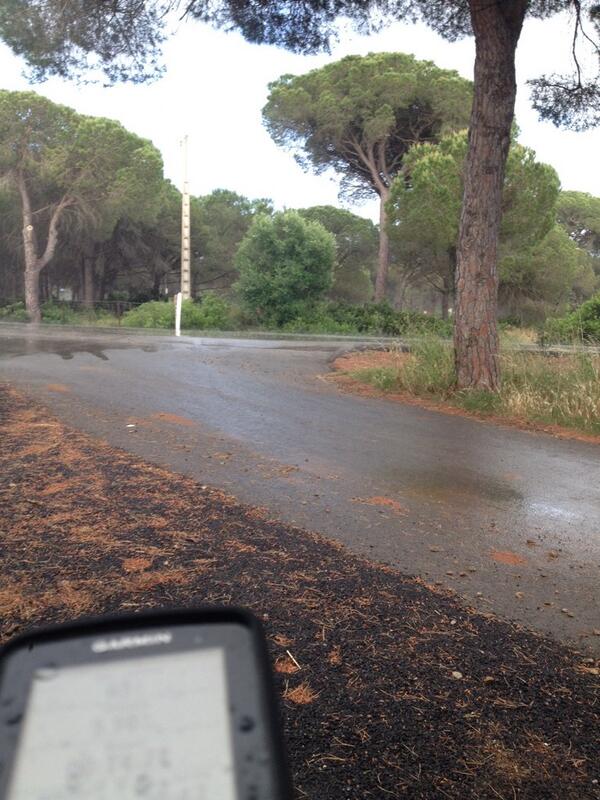 sanis123's tweet photo. Salir a entrenar y que te caiga un trompazo de agua...... http://t.co/CQu0a8AJnT