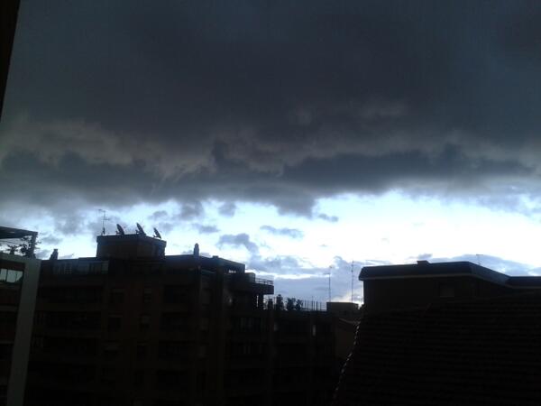 NoeliaF13's tweet photo. Se avecina :P http://t.co/FjQfJAWK1p