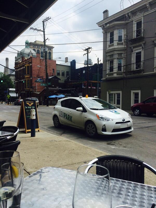 KellyAnneKFOX14's tweet photo. @LexParkingAuth Since when is it ok for #lexpark to drive the wrong way down a one way street? #safety #lfucg http://t.co/0hdGpMkg0F