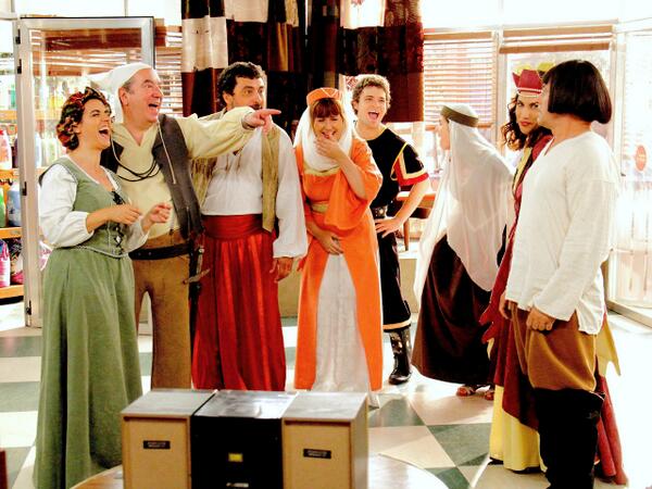 culoalaire's tweet photo. Esta noche la feria medieval llega al cámping, RT si no te vas a perder el nuevo capítulo de #ConElCuloAlAire http://t.co/3WC0zPWXWC