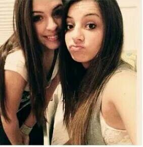 UnicornsFraud's tweet photo. Maria and me http://t.co/DSutcdGq0C