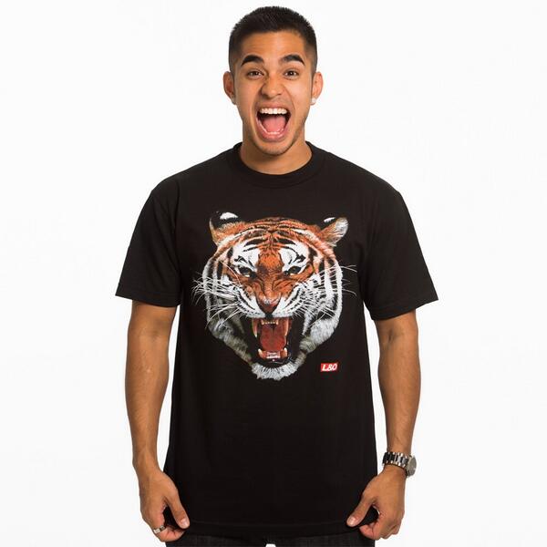 GLADRAGSINK's tweet image. 9 Color Spot Process Print #screenprint #loudobnoxious #shirts #merch #customtees #screenprinting #spotcolor