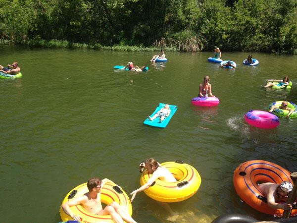 sanmarcosriver's tweet photo. "@AustinChronicle: A quick guide to toobing or tough love from a river. You decide. http://t.co/QIOtLlNcco http://t.co/i2znmTnByT" #smriver