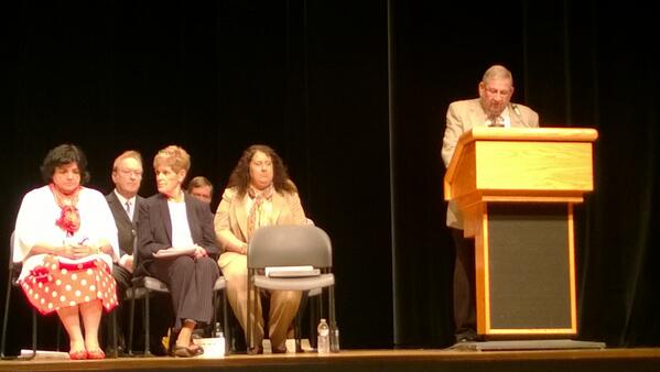 HCPSchools's tweet photo. #billseccurro kicks off the 2014 #servicelearningstarscelebration! Thanks #HTHS for hosting! Go #HCPStudents! http://t.co/5QoBTaHb1I