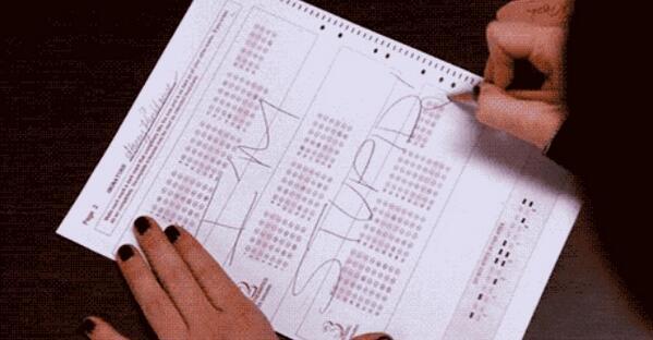 introvertsmemes's tweet photo. Me on my finals http://t.co/tNMyzeCLe9