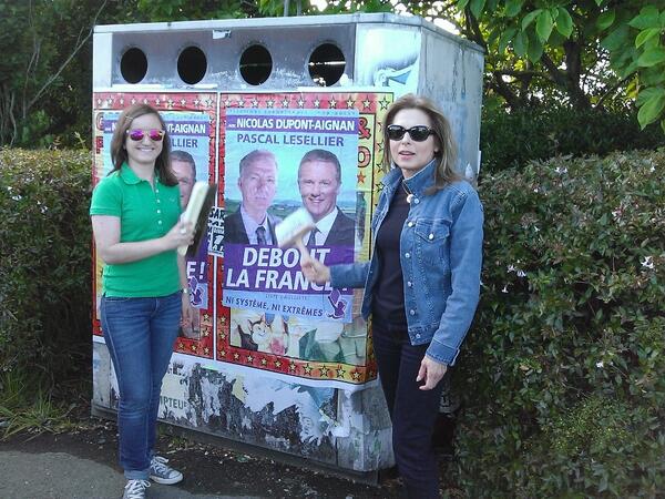 Sam_Patriote's tweet photo. Ce soir à Biarritz, l'équipe DLR en action! #DeboutlaFrance ! #DLR2014 #EP2014 @DLR_Officiel http://t.co/vIrOz6oMxj