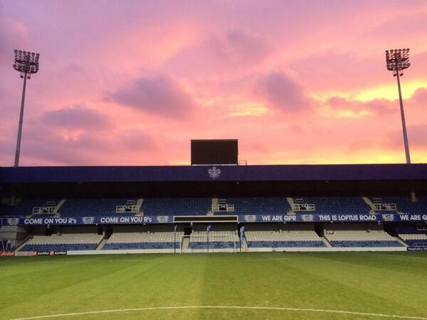 AJH_Worksupport's tweet image. Isn&apos;t this photo a beauty. @OfficialQPR @QPRtrust @FootballAid Best of luck in the playoffs!!! #Magic