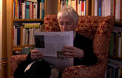 Vatican newspaper gives voice to women in the Church ow.ly/x7ueo #Vatican #Catholic #Women